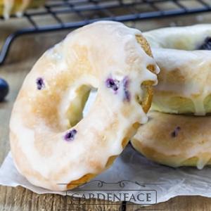 vonná svíčka GOOSE CREEK Blueberry Cake Donut  680g 