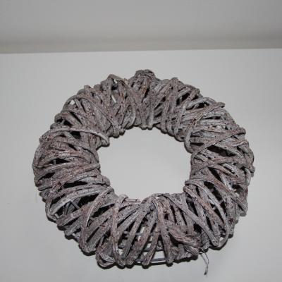dekorační věnec  kovová konstrukce 25 cm