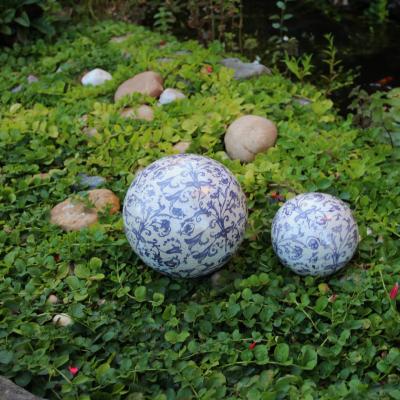 keramická koule modro-bílá patina/ velká